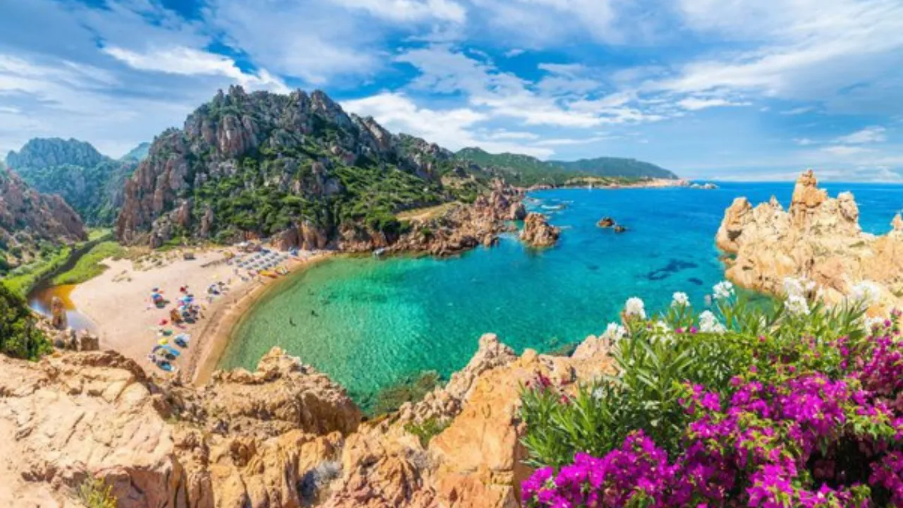 2.5 hours from France, this little-known country with its heavenly beaches has nothing to envy of Spain and Italy