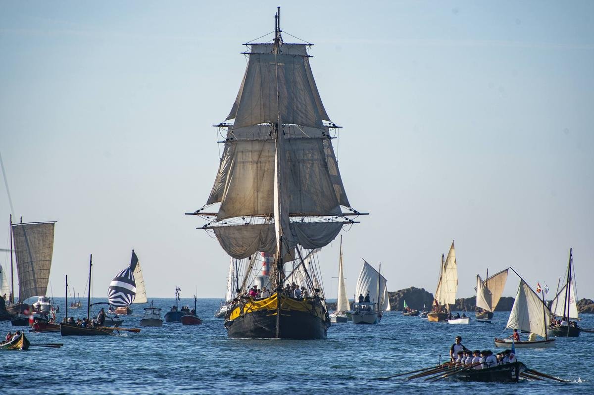 We boarded the “Phoenix”, a Danish brig from 1929, for a Bayonne-Pasaia trip, under full sail: quite a trip!