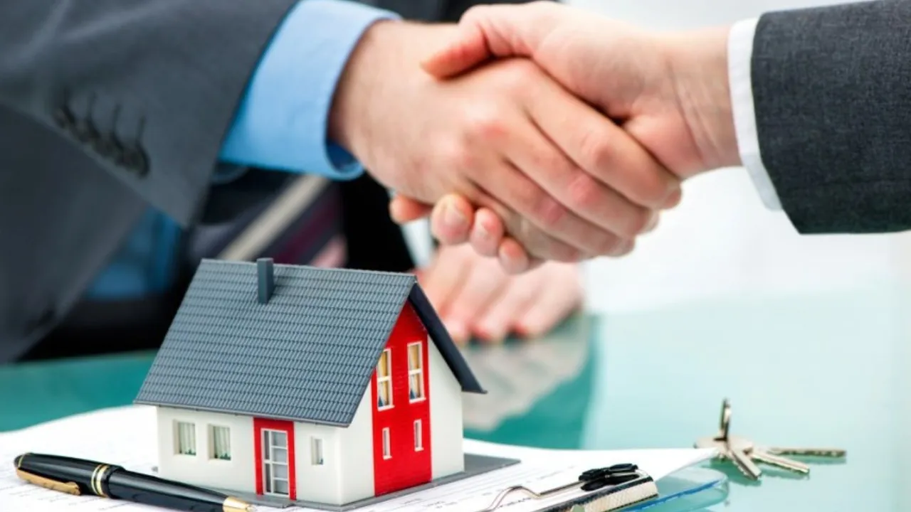 Breach of trust can also concern real estate