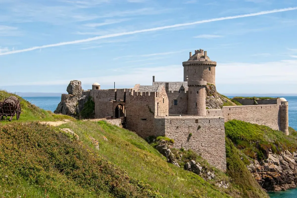 Between tides and hikes, this paradise of Brittany will offer you a real natural spectacle